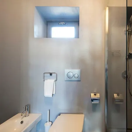 Isola Bella - Via Del Voltone *